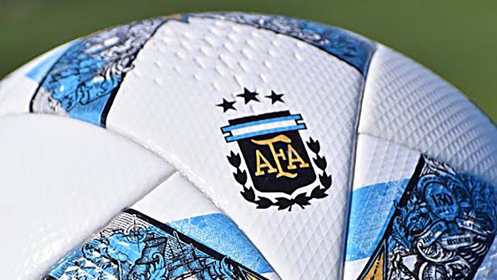 nueva_pelota_del_fútbol_argentino_con_las_tres_estrellas