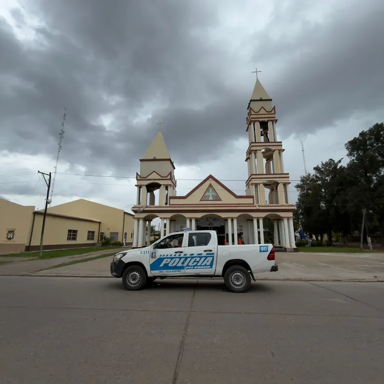 bebeb abandonado en iglesia