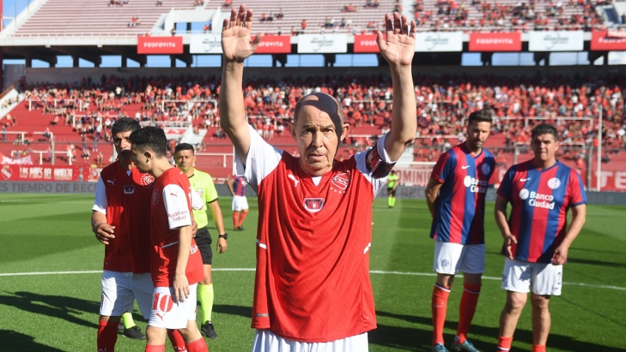Independiente_homenajeó_a_Bochini_(Foto_Fernando_Gens).
