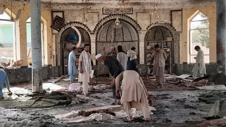 El_atentado_contra_una_mezquita_dejó_al_menos_21_muertos
