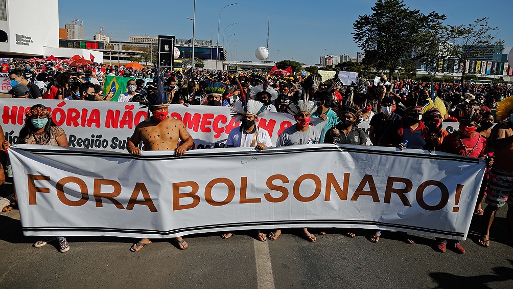 Manifestaciones_para_pedir_la_destitución_del_presidente_ocurren_en_centenas_de_ciudades_de_Brasil