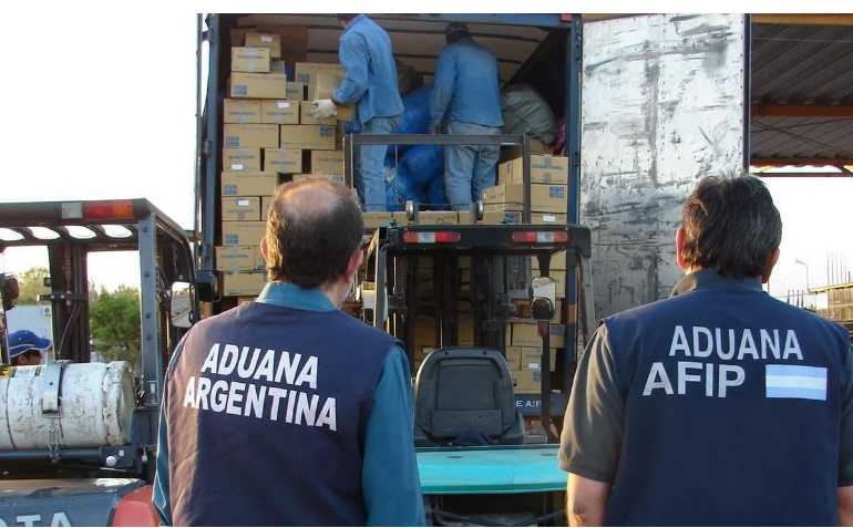 La_Aduana_Argentina_secuestró_más_de_70_kilos_de_cocaína_dentro_de_un_camión_de_mudanza